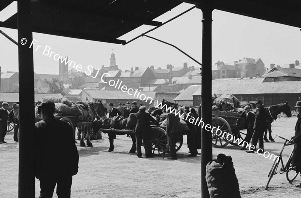 SCENE IN MARKET SQUARE